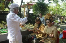 Potret Upacara Pawiwahan...