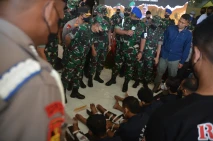 Hadiri Gelar Kasus,...