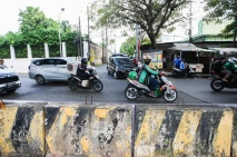 Bikin Macet, Jembatan...