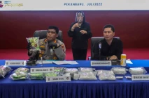 Polda Riau Amankan 19...