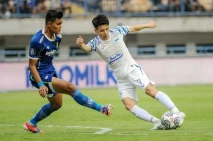 Persib Bandung Kalahan...