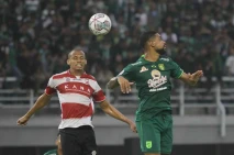 Seri 2-2, Persebaya...