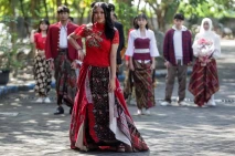 Lomba Peragaan Busana...