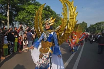 Fashion Jalanan Meriahkan...