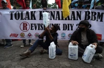 Aksi Tolak Kenaikan...