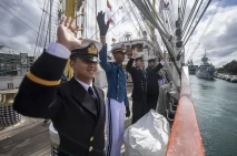 KRI Bima Suci Bertolak...