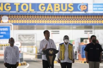 Presiden Jokowi Resmikan...
