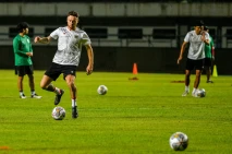 Latihan Timnas Indonesia...
