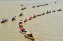 Parade Perahu Hias Festival...