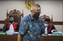 Mantan Direktur Operasi...