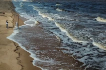 Pesona Pantai Tebing...