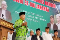 TGB Hadiri Pelantikan...