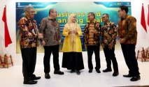 BSI Bersama 8 Bank Perkuat...