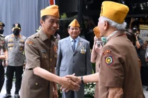 Momen Prabowo Dampingi...