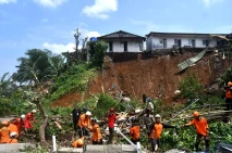 Pencarian 3 Warga Korban...