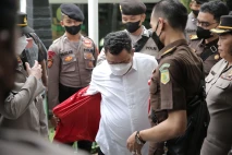 Hakim Tolak Keberatan...