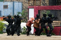 Aksi Memukau Pasukan...