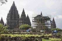 Pemugaran Candi Perwara...