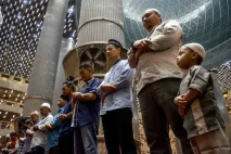 Salat Gerhana Bulan...