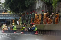 Kerja Bakti Bersih-Bersih...