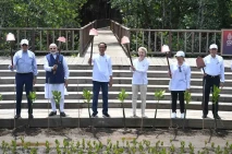 Pemimpin G20 Tanam Mangrove...