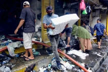 Pilu Pedagang Asemka,...