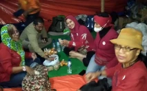 Bunda Merah Putih Salurkan...