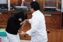 Dua Pekan Tak Bersua,...