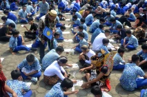 Ratusan Siswa SMIT Bina...