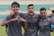Borneo FC Tumbangkan...