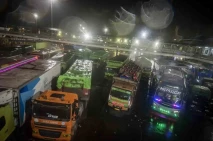 Cuaca Buruk di Merak,...