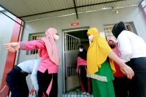 Razia Blok Hunian Lapas...