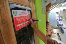 Pemasangan 7.777 Stiker...