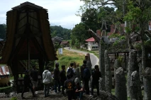 Wisata Menyusuri Situs...