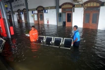 Stasiun Semarang Tawang...