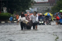 Banjir Genangi Kawasan...