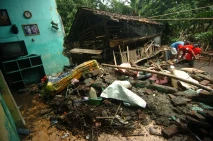 Banjir Bandang Setinggi...