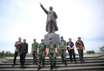 Panglima TNI Resmikan...