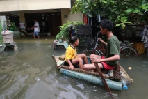 Banjir Rendam Kawasan...