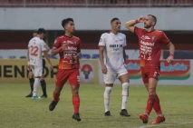 Bali United Kalahkan...