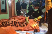 Petugas Identifikasi...