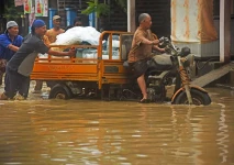 Banjir Rendam Perkampungan...