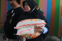 Bantuan Beras untuk...