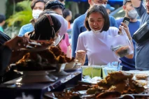 Berburu Takjil di Kawasan...