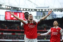Arsenal Menang 4-1 atas...