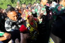 Diserbu Warga yang Ingin...