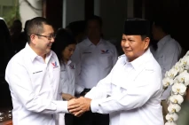Hary Tanoesoedibjo dan...