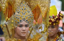 Fesyen Show Busana Daur...