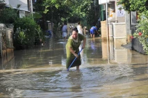 Banjir Akibat Luapan...