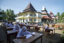 Ujian di luar Kelas...